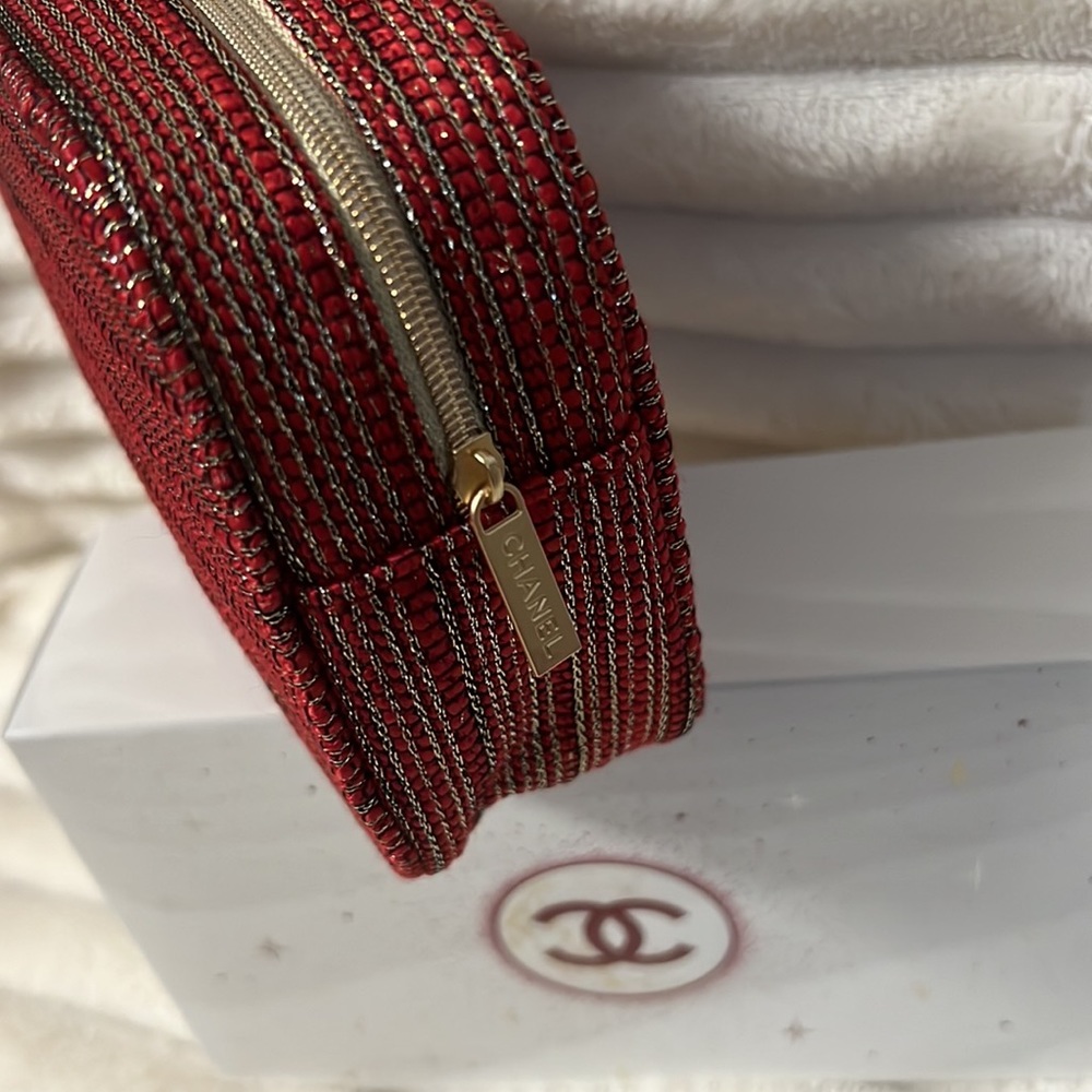 CHANEL Red Makeup Bag nwot - Picture 5 of 5